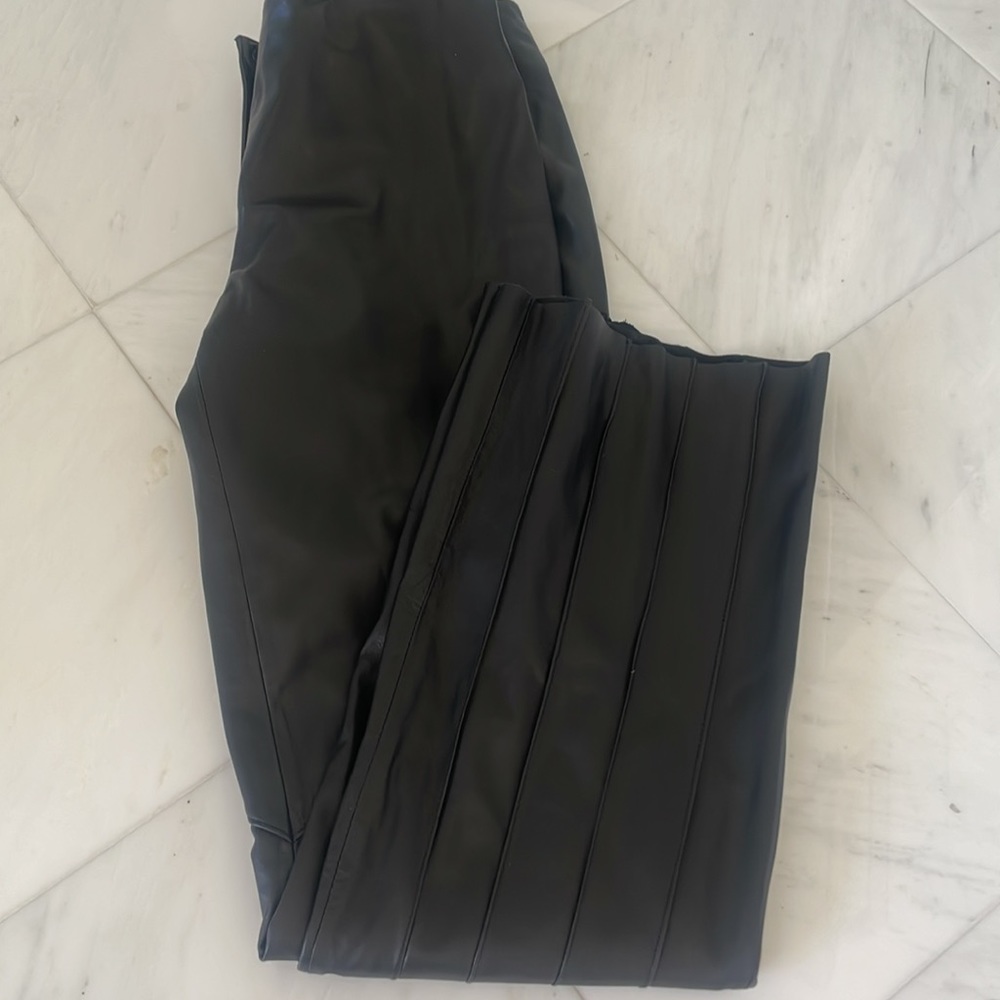 Black leather pants. - Picture 5 of 7